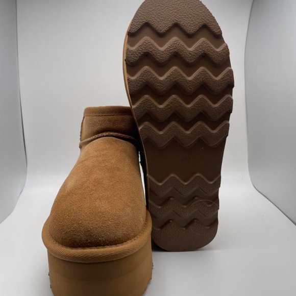 CUSHIONAIRE Women's COZY Genuine Suede pull on platform boot CHESTNUT 6 - Picture 6 of 6